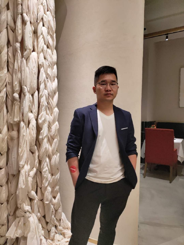 在路上的第二张照片--杭州中老年相亲网